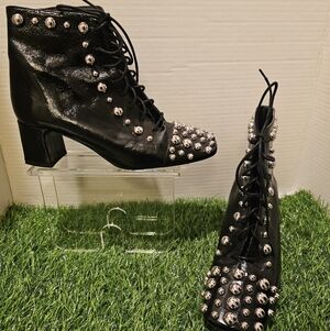 Zara - Limited Edition silver studded lace up heeled booties - size 36.Excellent